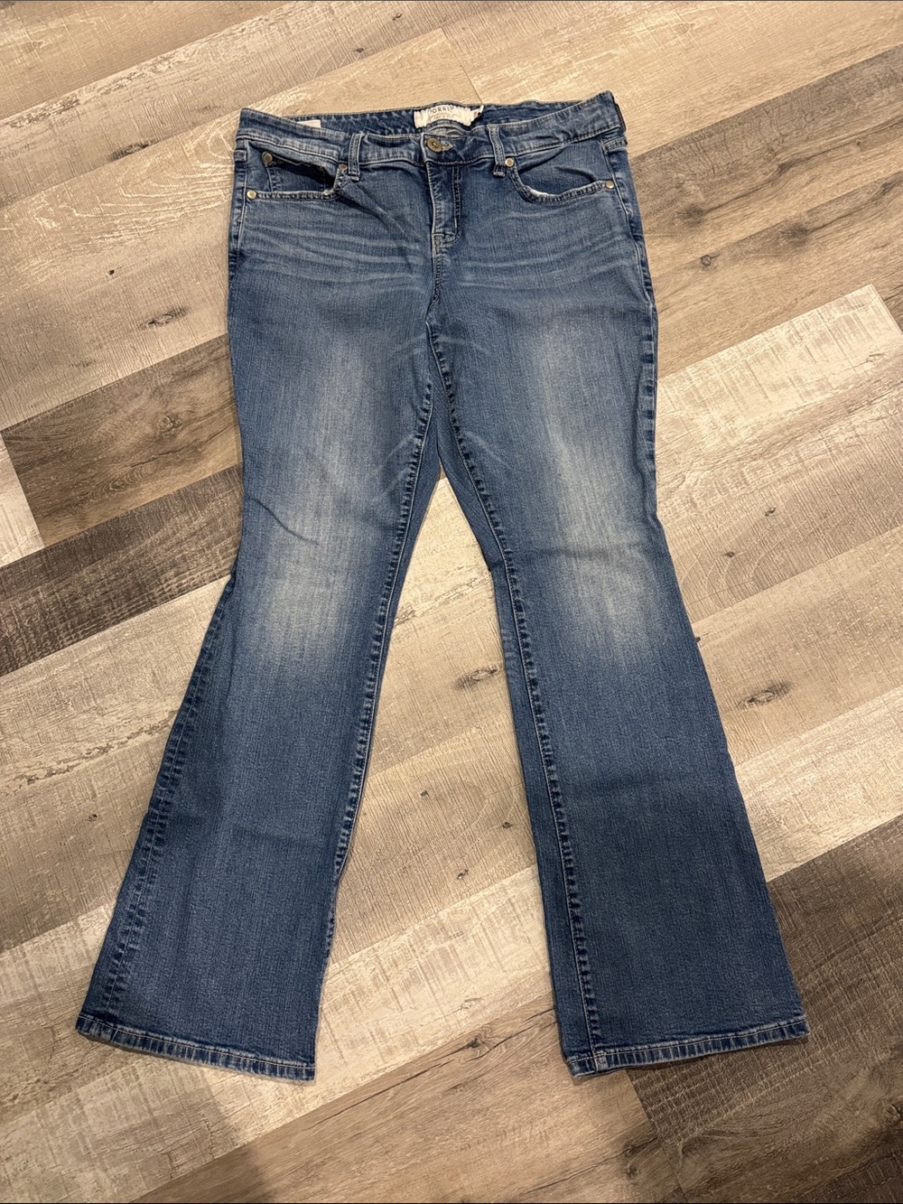 Torrid Woman’s Medium Wash Slim Boot Cut Jeans in Classic Blue